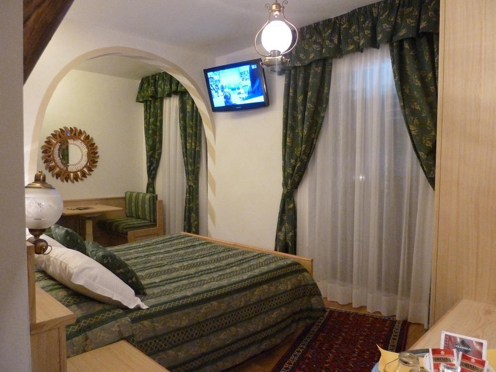Hotel Ancora Castello-Molina di Fiemme Phòng bức ảnh
