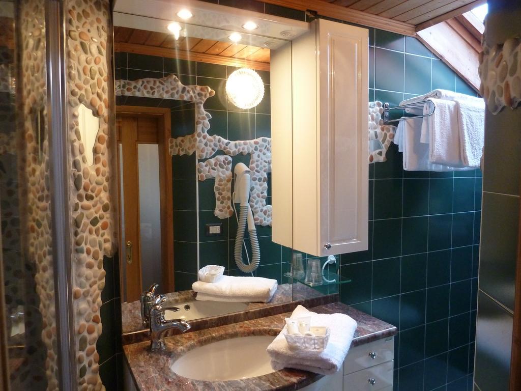 Hotel Ancora Castello-Molina di Fiemme Phòng bức ảnh
