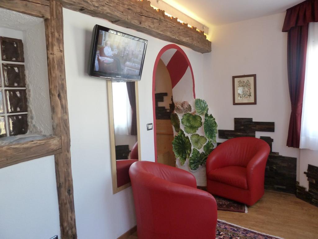 Hotel Ancora Castello-Molina di Fiemme Phòng bức ảnh