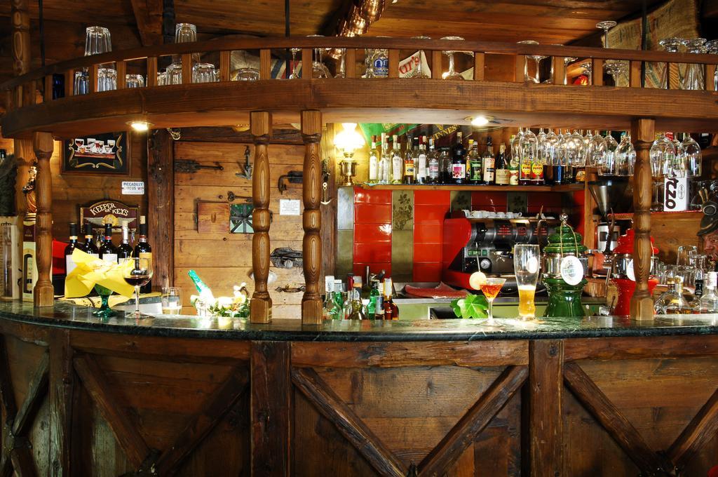 Hotel Ancora Castello-Molina di Fiemme Ngoại thất bức ảnh