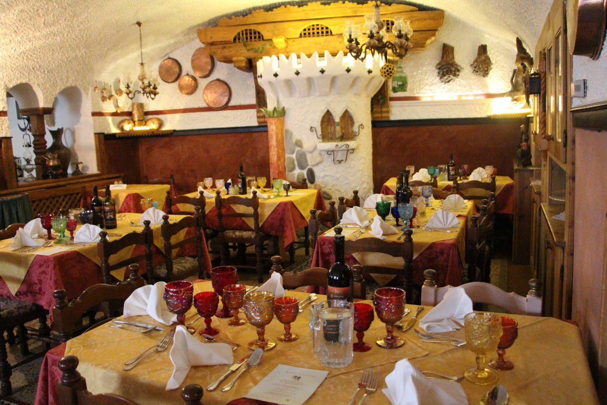 Hotel Ancora Castello-Molina di Fiemme Ngoại thất bức ảnh