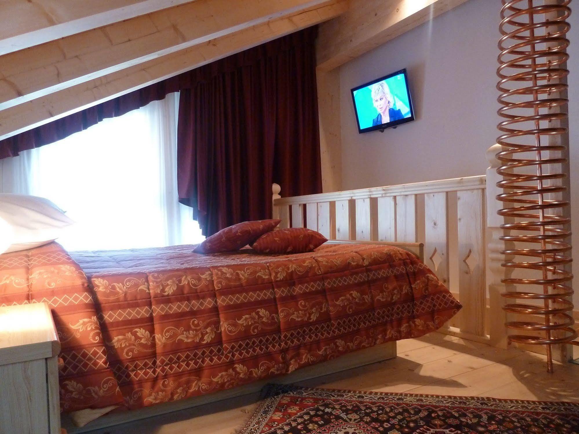 Hotel Ancora Castello-Molina di Fiemme Ngoại thất bức ảnh