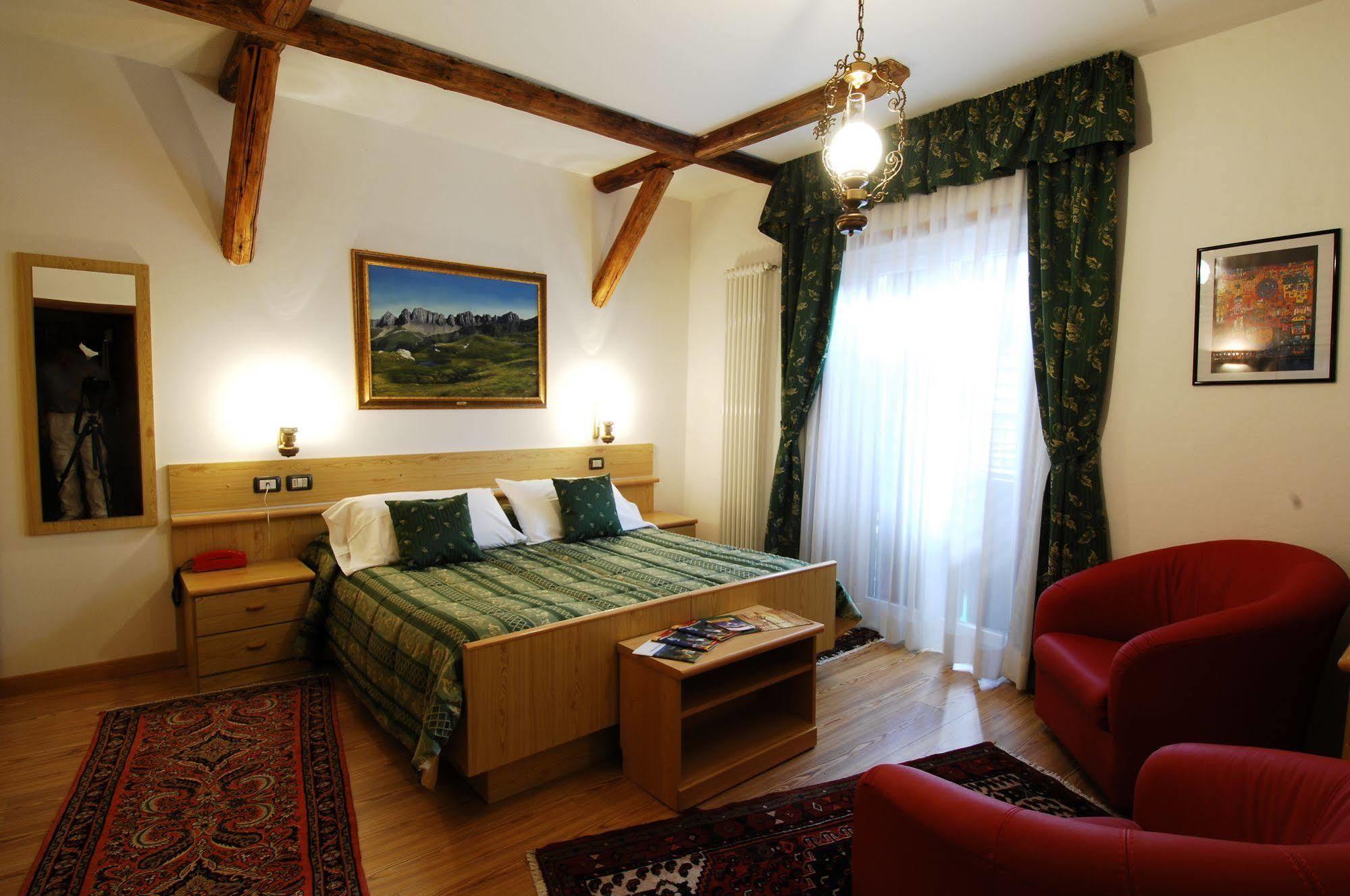 Hotel Ancora Castello-Molina di Fiemme Ngoại thất bức ảnh